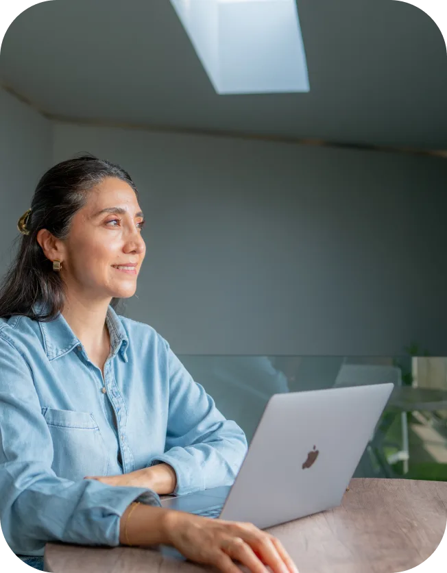 Jess Hernández trabajando